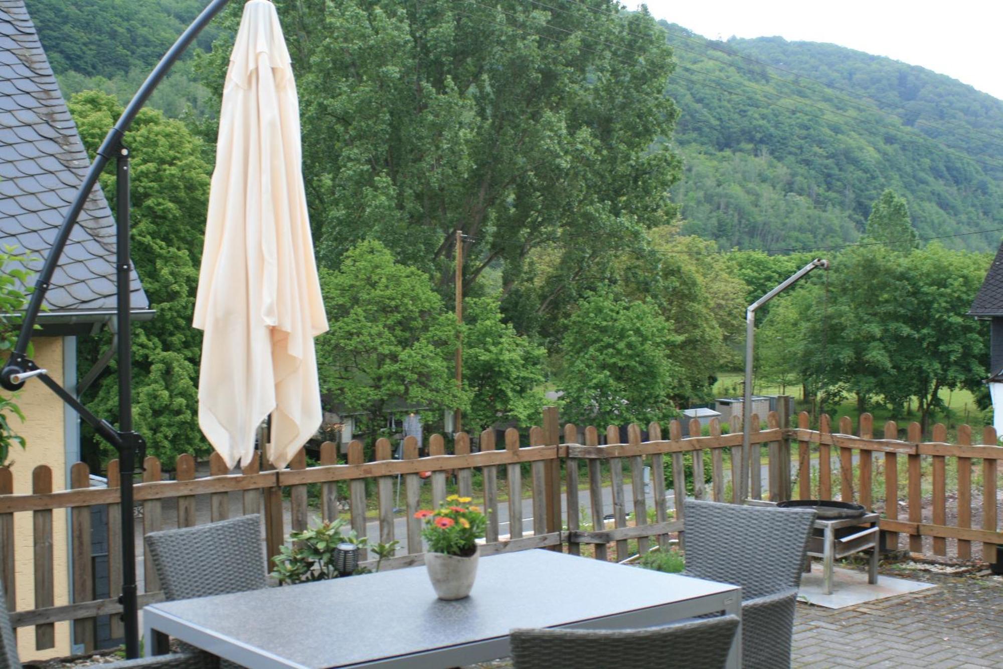 Ferienwohnung Jatta Sankt Aldegund Esterno foto